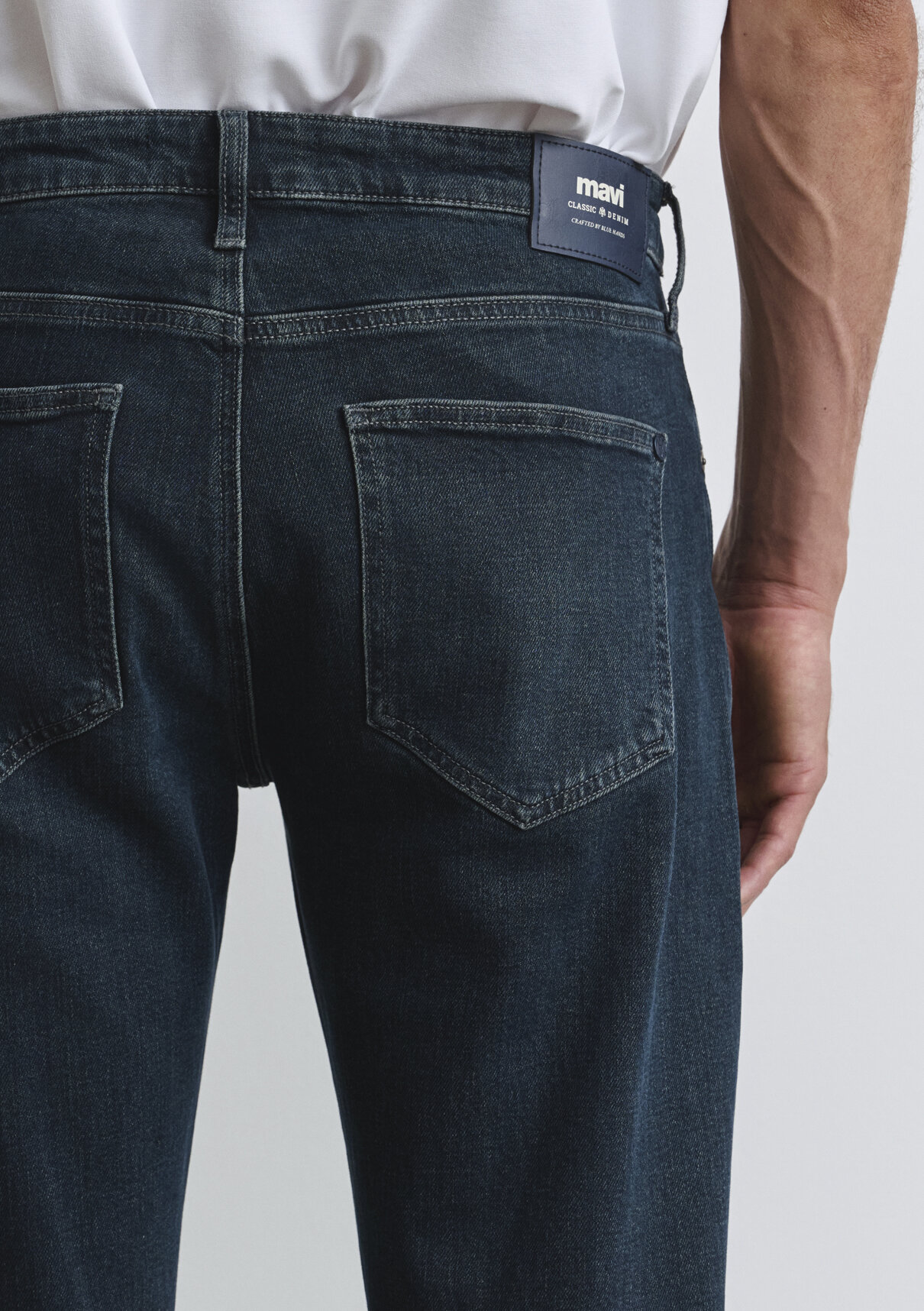Mavi Classic Denim Koyu Mavi Gölgeli Jean Pantolon görsel 7
