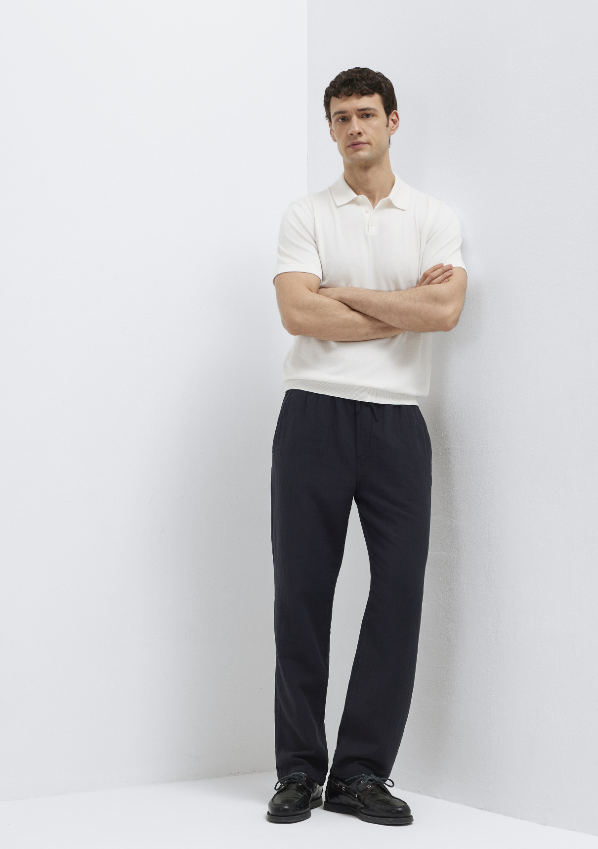 Mavi Beli Lastikli Müslin Siyah Jogger Pantolon görsel 3
