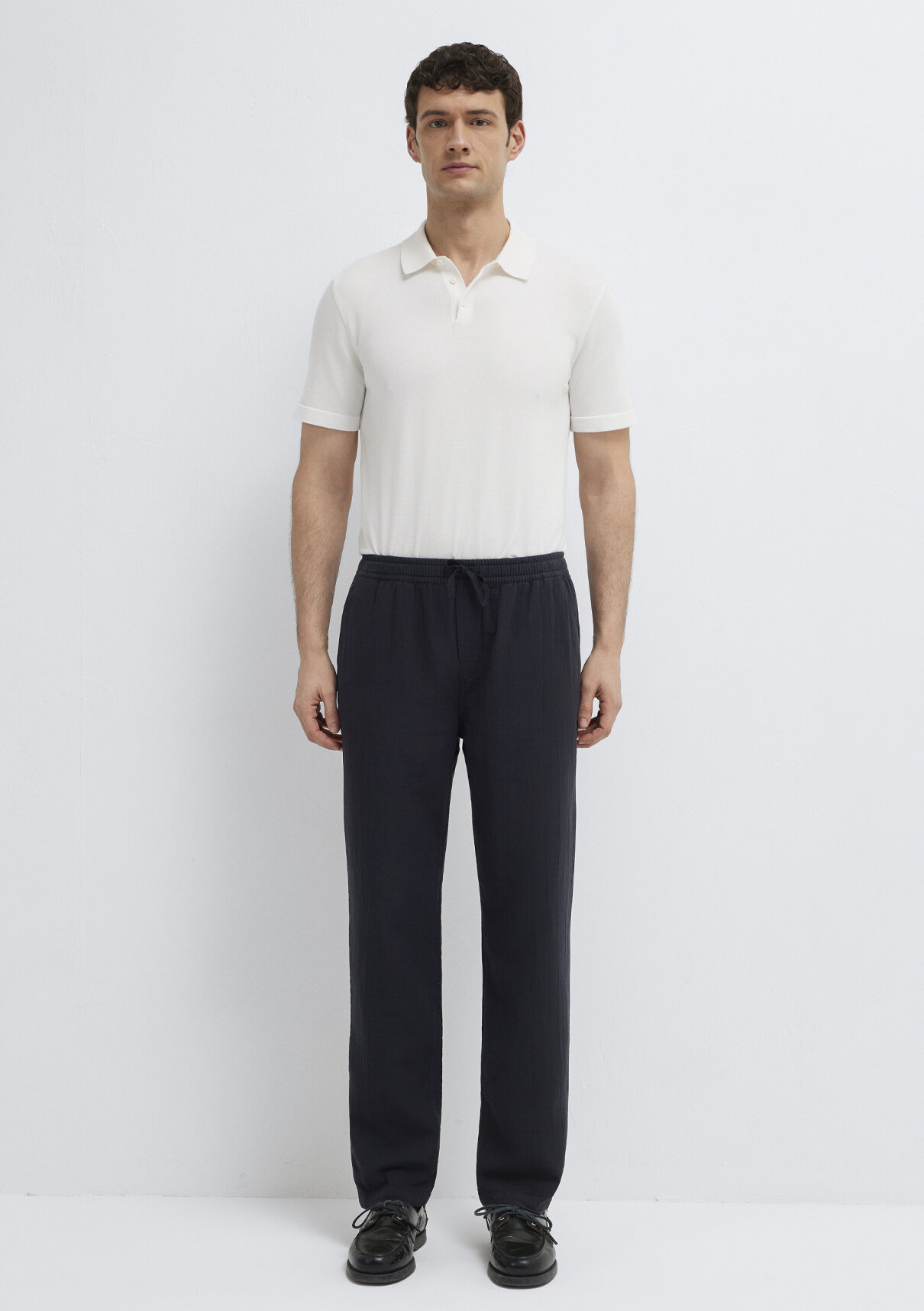 Mavi Beli Lastikli Müslin Siyah Jogger Pantolon görsel 4