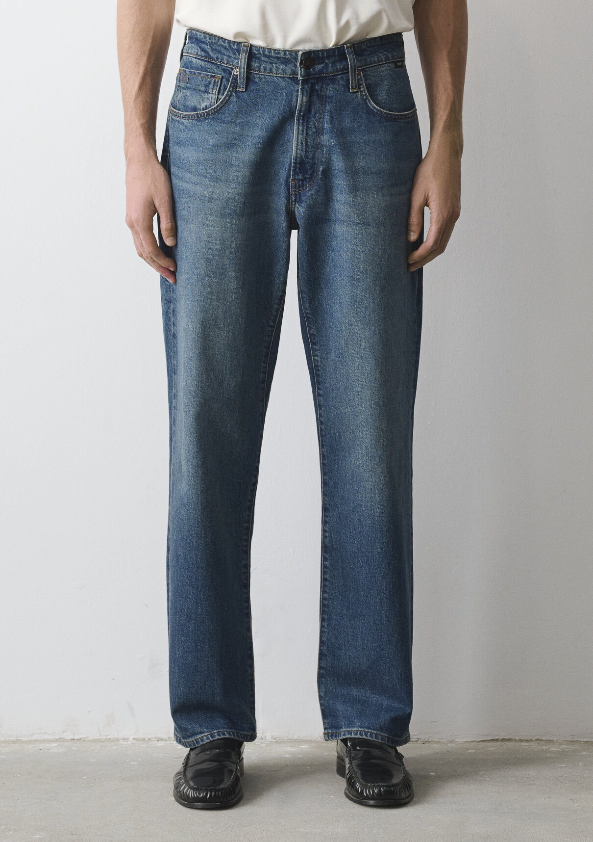 Mavi Classic Denim Puslu Indigo Mavisi Jean Pantolon görsel 4
