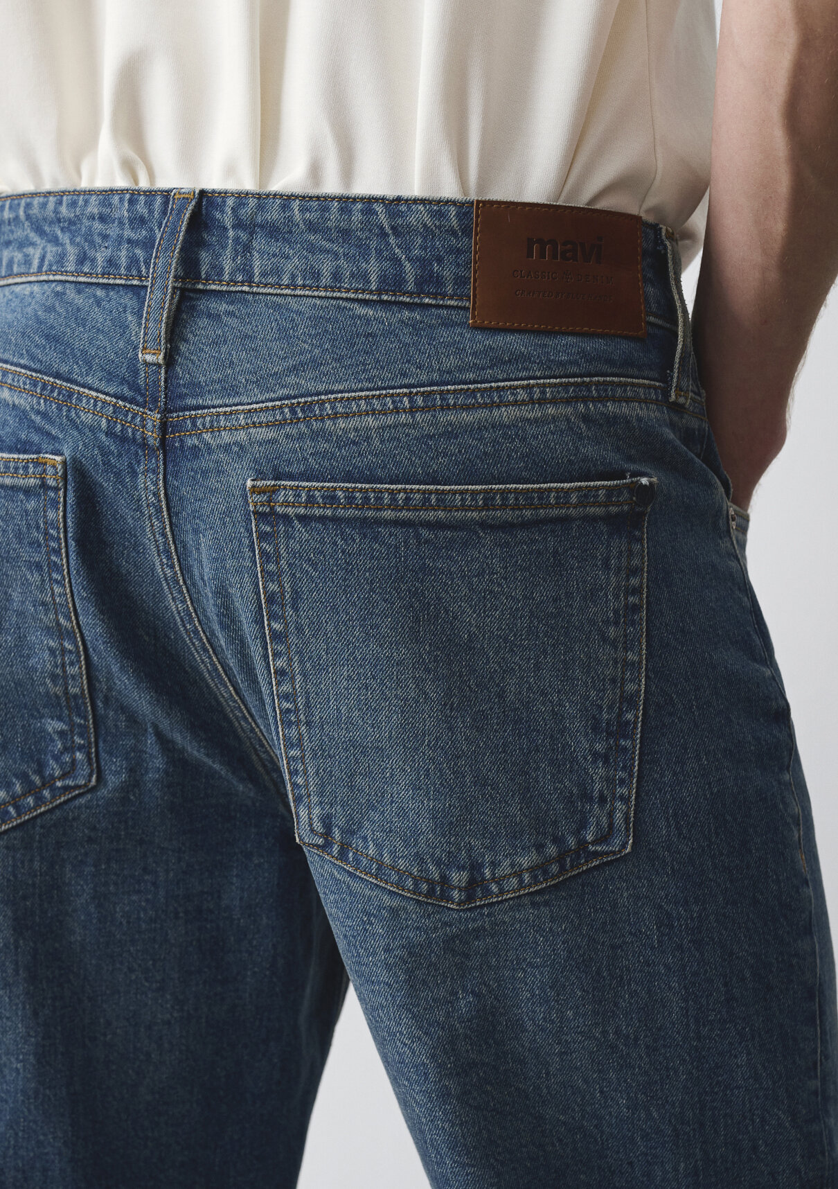 Mavi Classic Denim Puslu Indigo Mavisi Jean Pantolon görsel 8