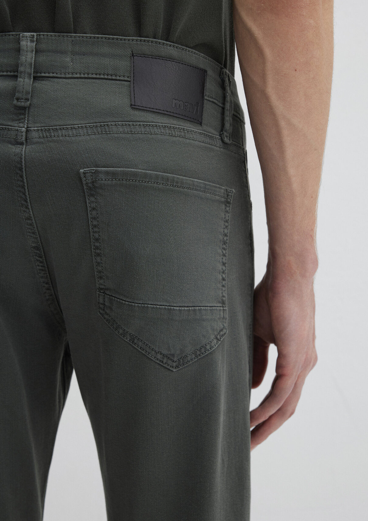 Mavi Hunter Yosun Yeşili Comfort Gabardin Pantolon görsel 7