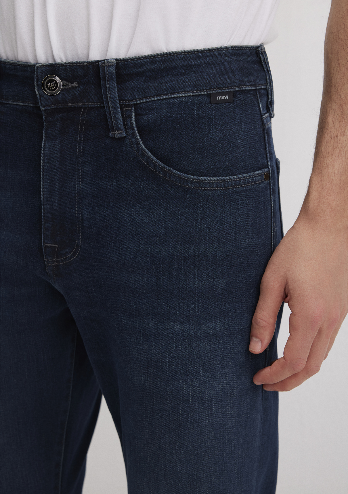 Mavi Lux Black Puslu Koyu Mavi Jean Pantolon görsel 5