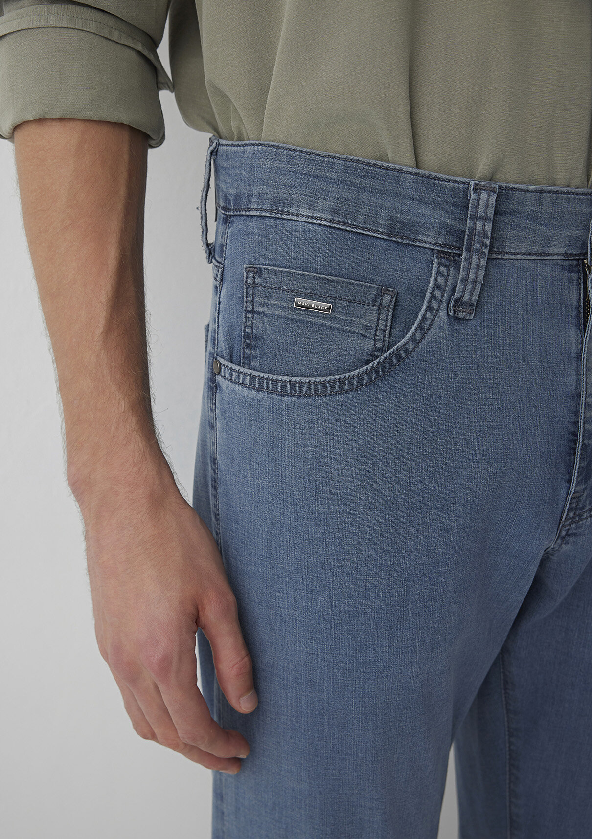 Mavi Black Puslu Açık Mavi Jean Pantolon görsel 6
