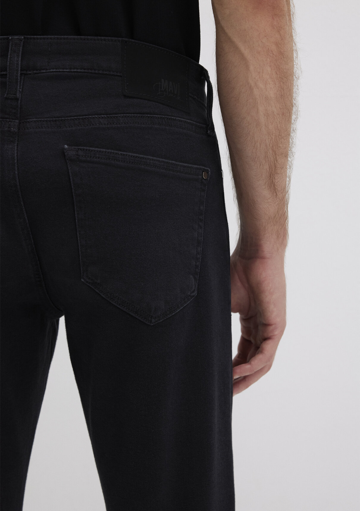 Mavi Lux Black Koyu Antrasit Jean Pantolon görsel 7