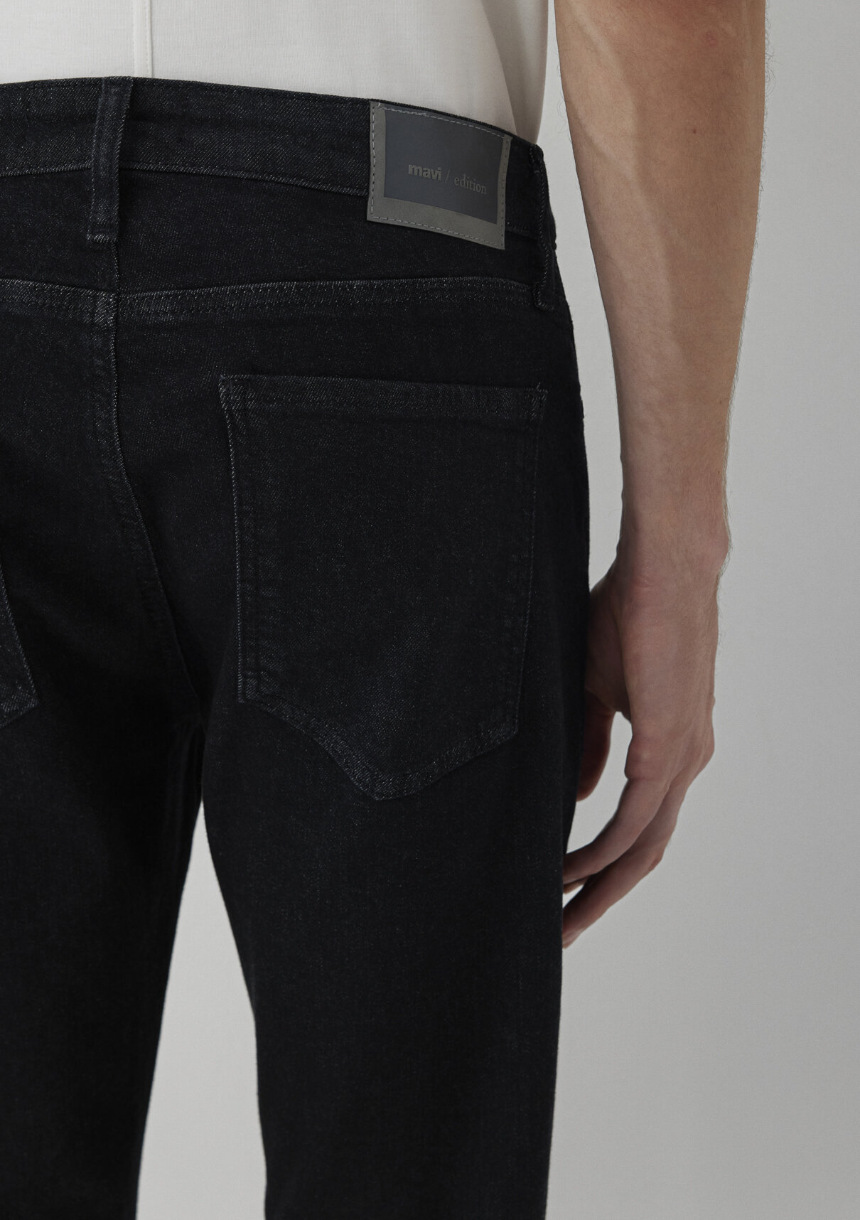 Mavi Edition Siyah Jean Pantolon görsel 8