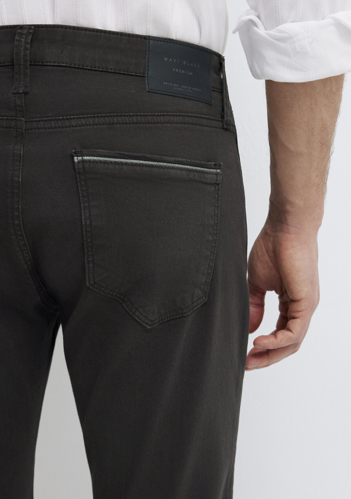 Mavi Marcus Mavi Black Koyu Kahverengi Gabardin Pantolon görsel 8