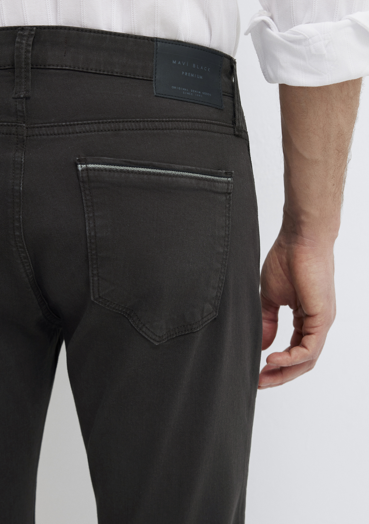 Mavi Marcus Mavi Black Koyu Kahverengi Gabardin Pantolon görsel 8