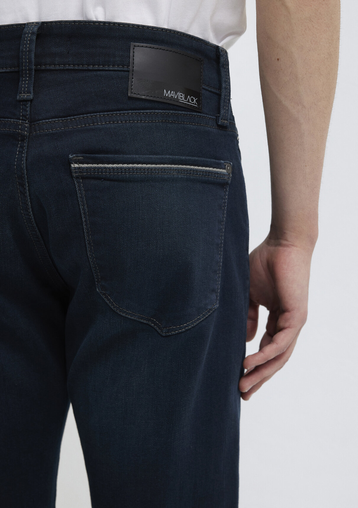 Mavi Black Gölgeli Mavi Jean Pantolon görsel 8