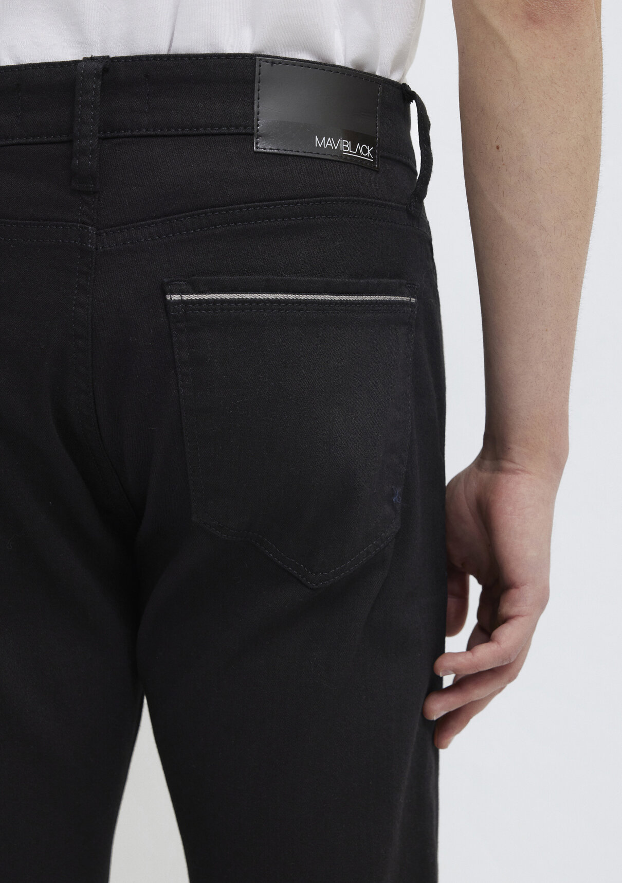 Mavi Black Siyah Jean Pantolon görsel 8