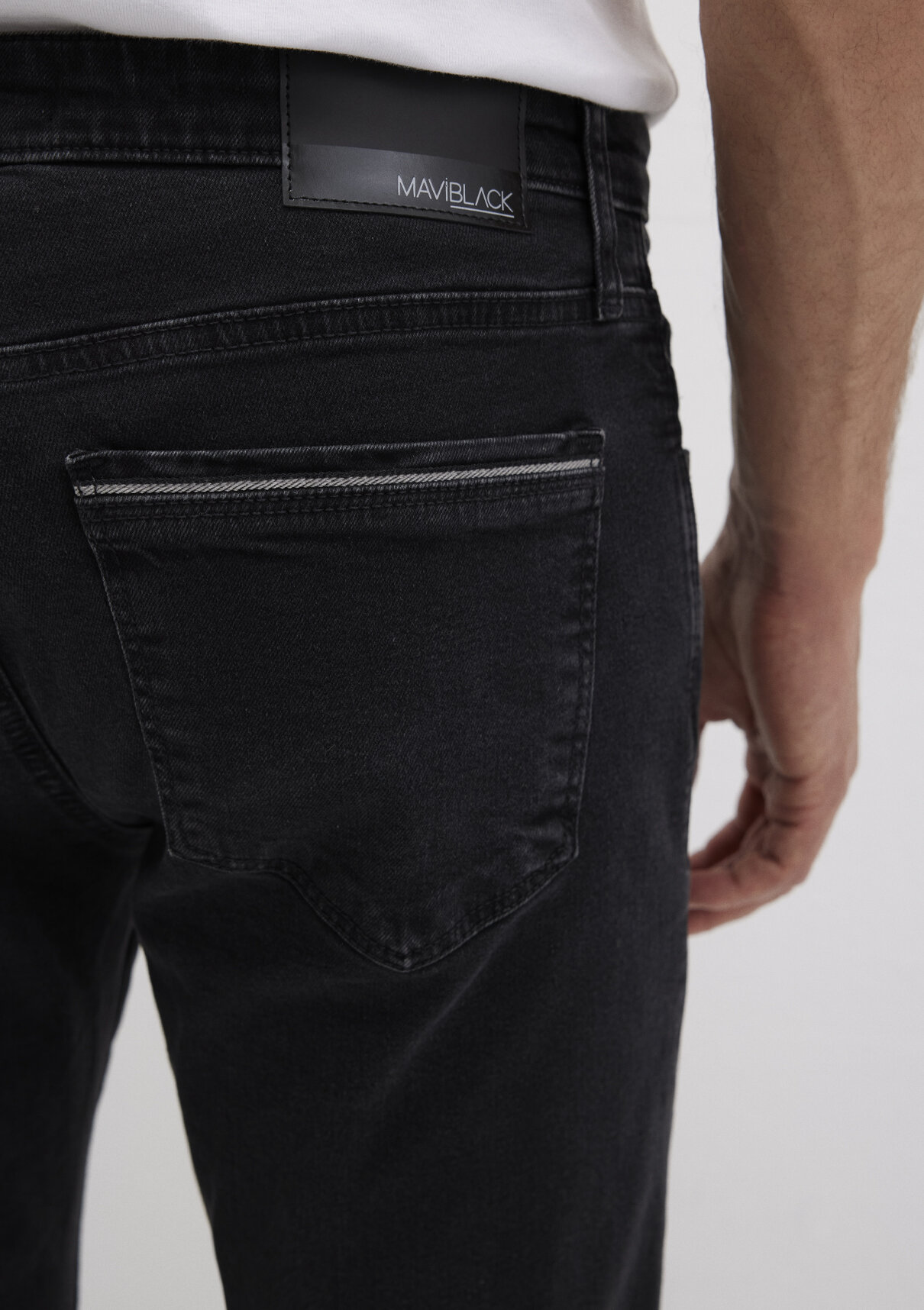 Mavi Black Duman Gri Jean Pantolon görsel 7