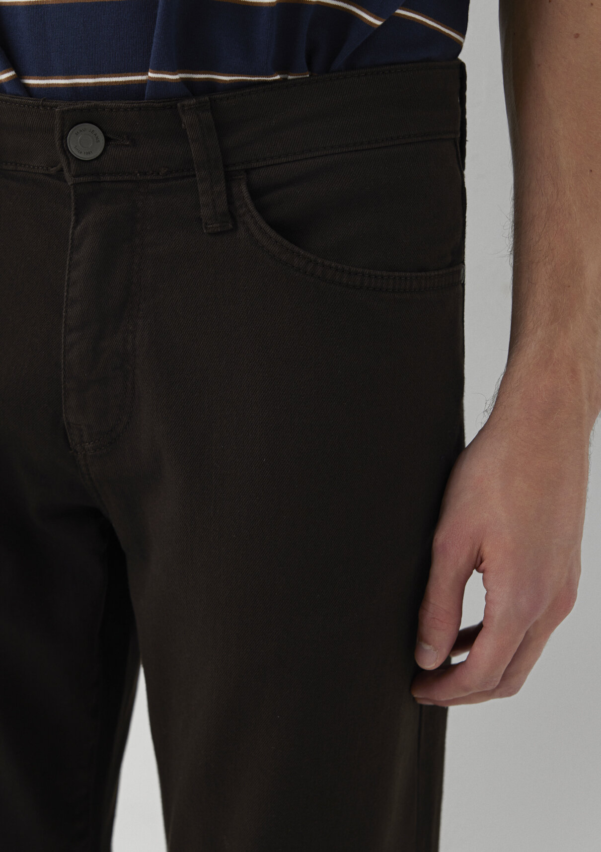 Mavi Martin Koyu Kahverengi Comfort Gabardin Pantolon görsel 6