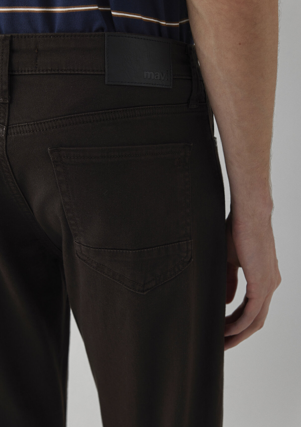 Mavi Martin Koyu Kahverengi Comfort Gabardin Pantolon görsel 8