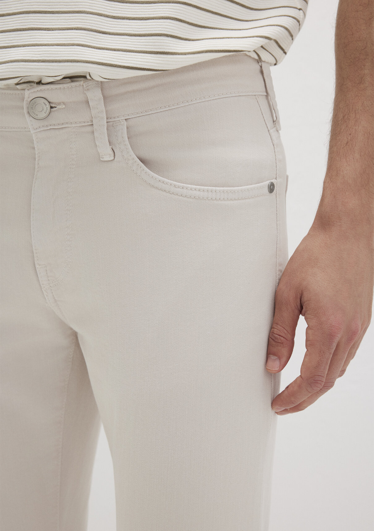 Mavi Jake Ekru Comfort Gabardin Pantolon görsel 6