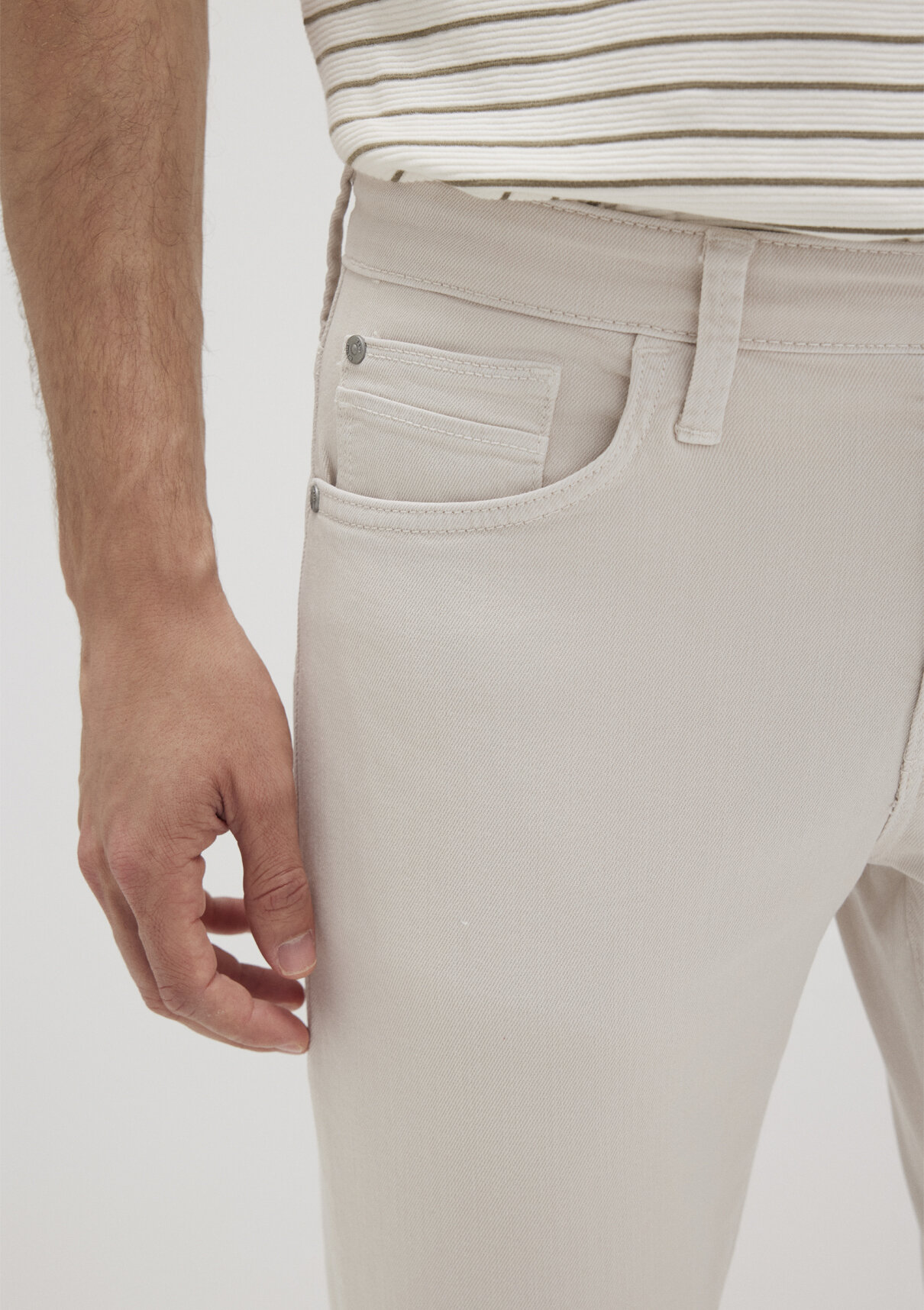Mavi Jake Ekru Comfort Gabardin Pantolon görsel 7