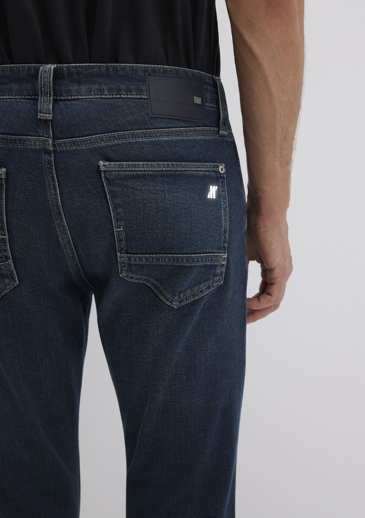 Mavi Pro Koyu Puslu Comfort Jean Pantolon görsel 7