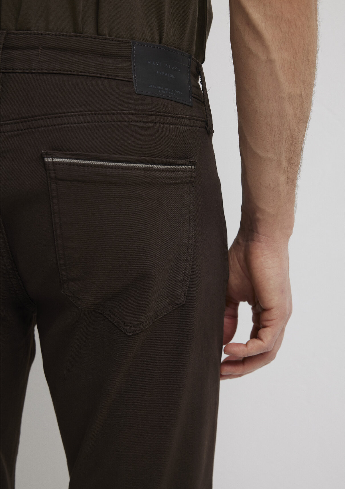 Mavi Jake Mavi Black Koyu Kahverengi Gabardin Pantolon görsel 8