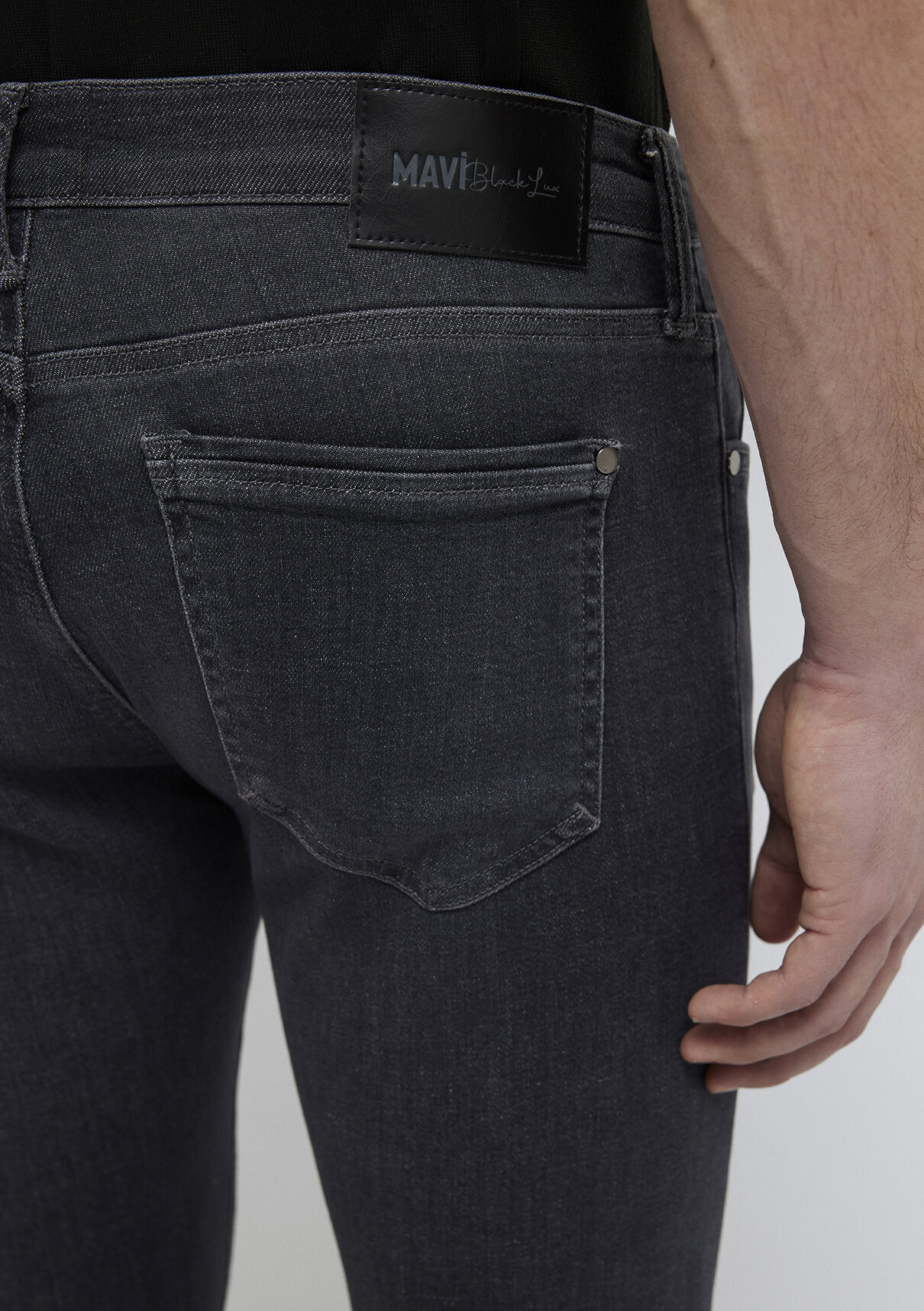 Mavi Lux Black Antrasit Jean Pantolon görsel 8