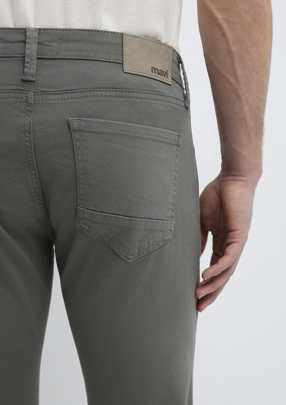 Mavi Jake Puslu Yeşil Comfort Gabardin Pantolon görsel 8