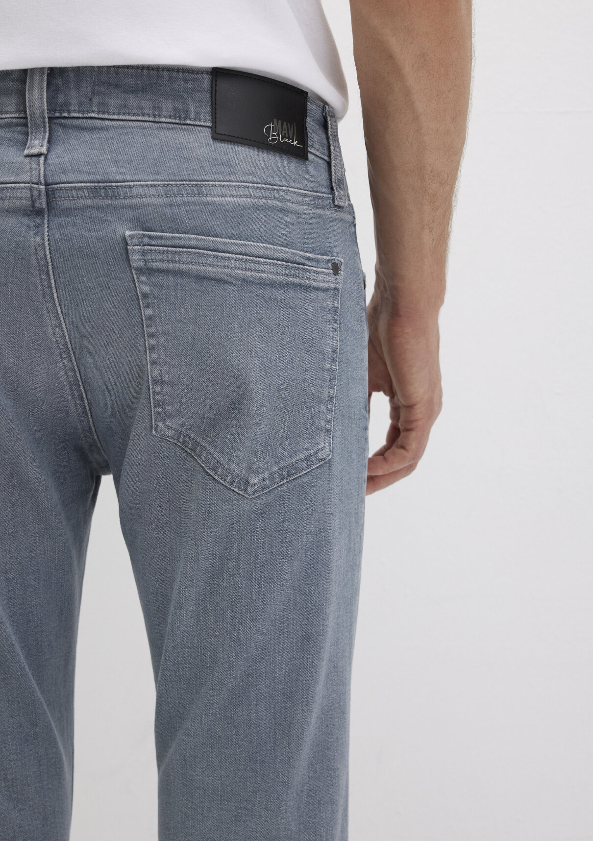 Mavi Lux Black Gri Mavi Smoke Jean Pantolon görsel 7
