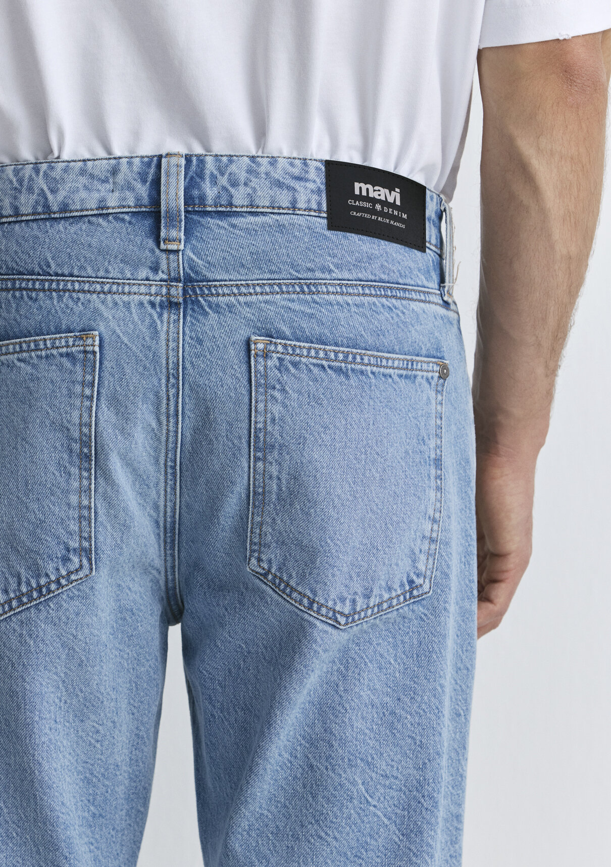 Mavi Classic Denim Açık Gölgeli Jean Pantolon görsel 8