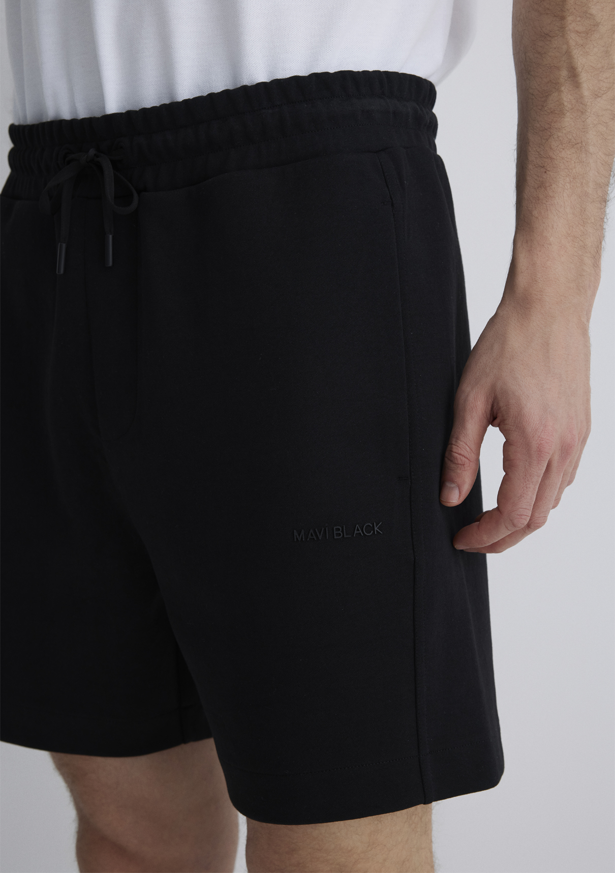 Mavi Black Siyah Basic Şort görsel 6