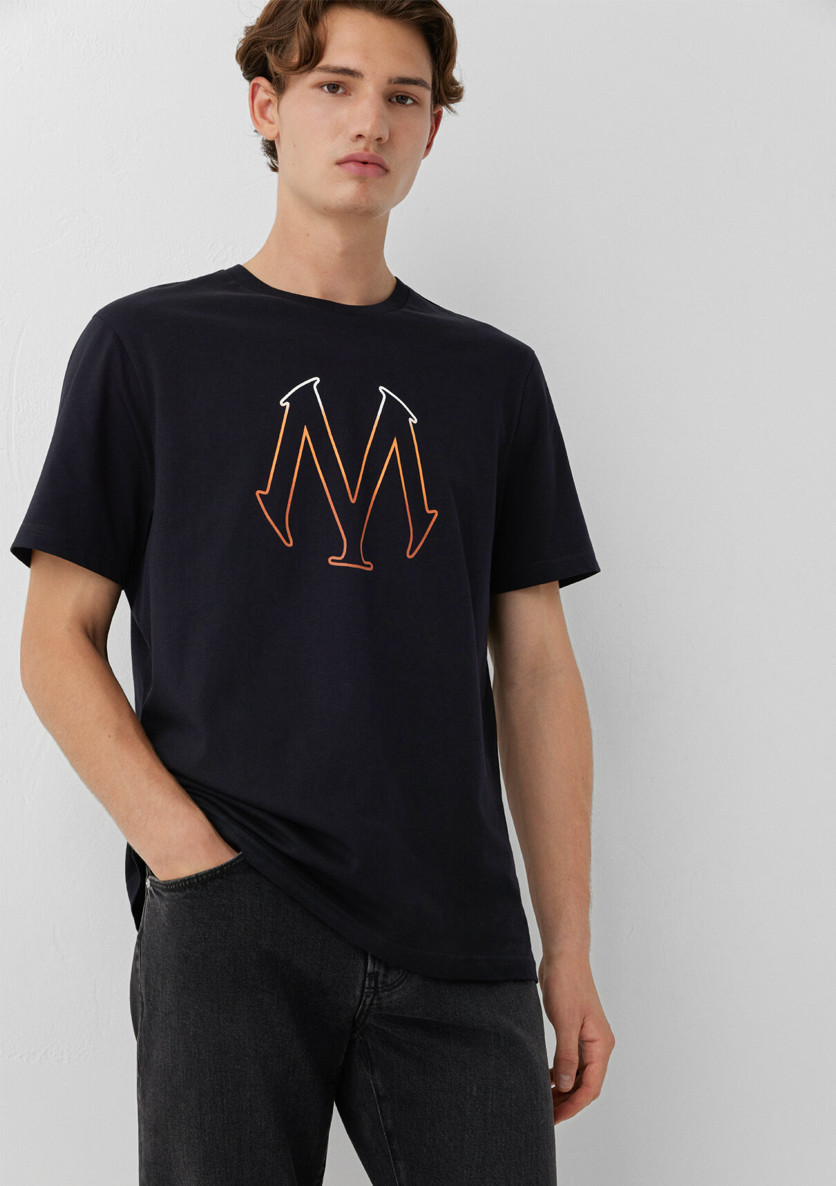 Mavi Logo Baskılı Siyah Tişört