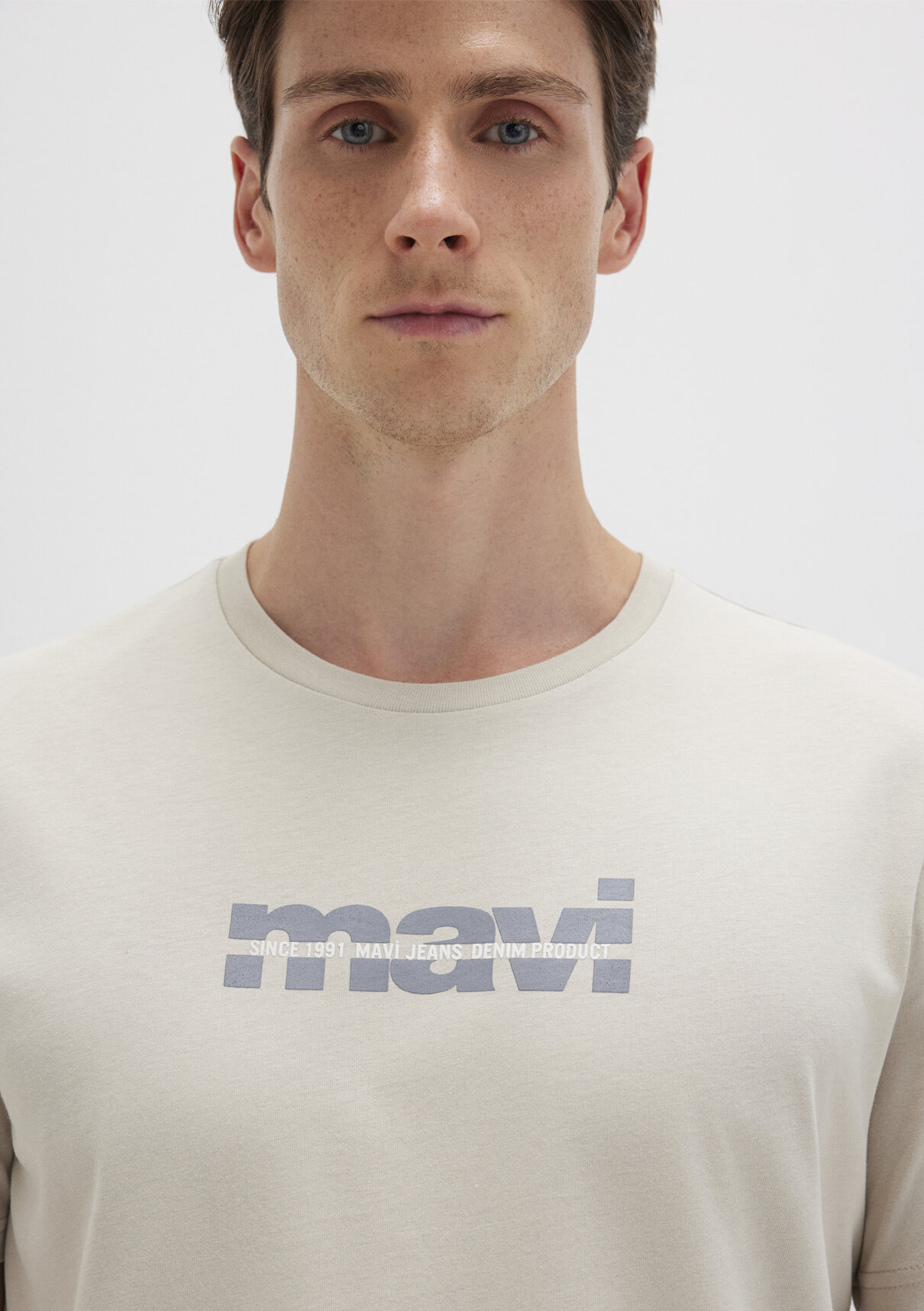 Mavi Logo Baskılı Bej Tişört görsel 5