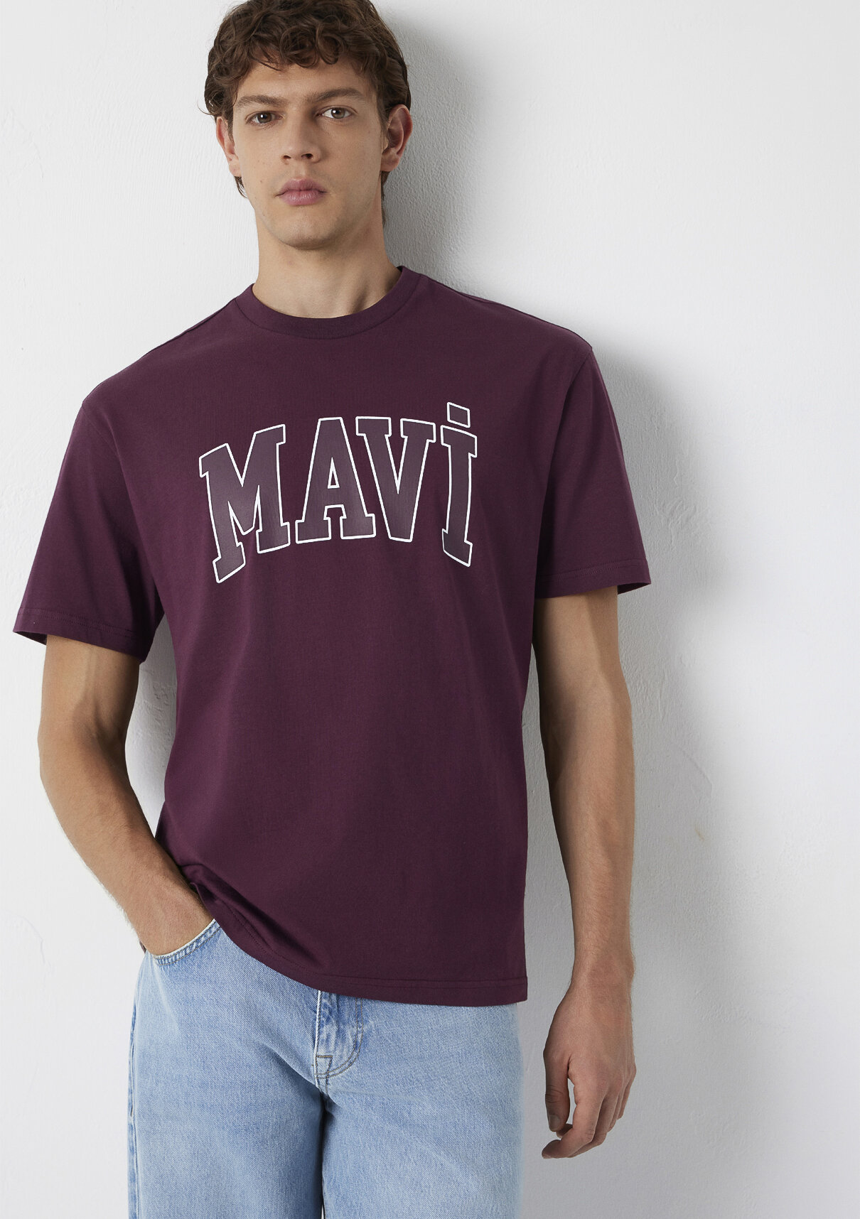 Mavi Logo Baskılı Mor Tişört