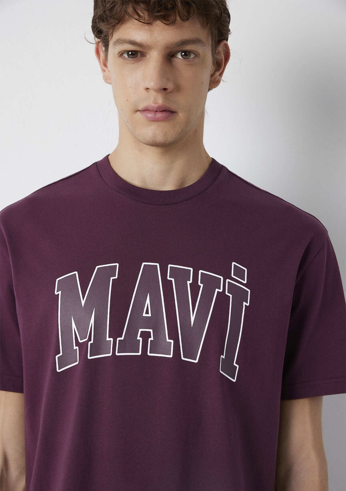 Mavi Logo Baskılı Mor Tişört görsel 6