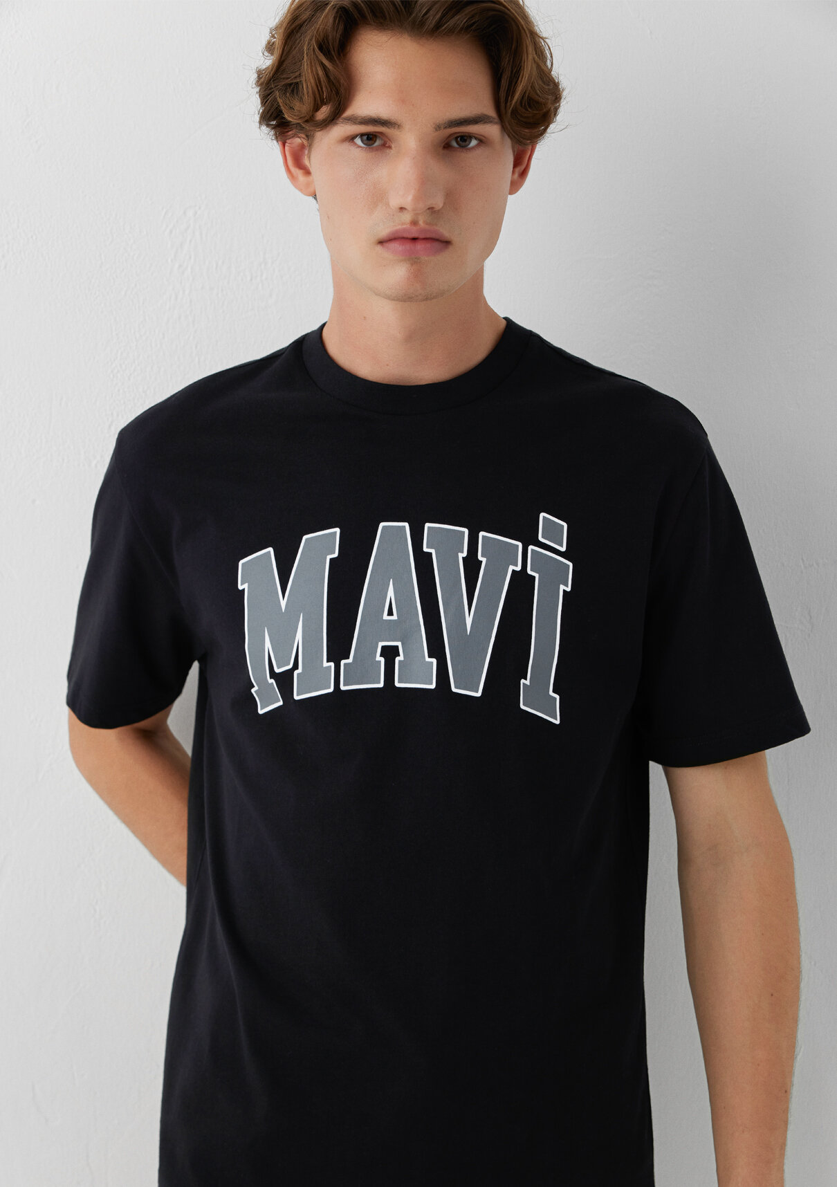 Mavi Logo Baskılı Siyah Tişört görsel 2