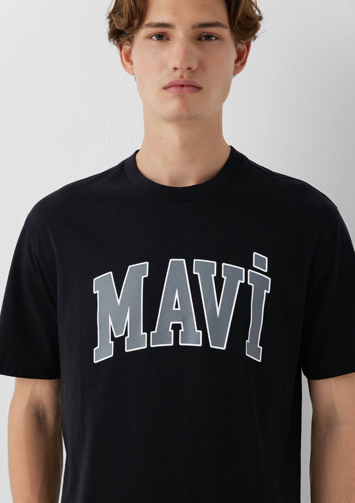 Mavi Logo Baskılı Siyah Tişört görsel 6