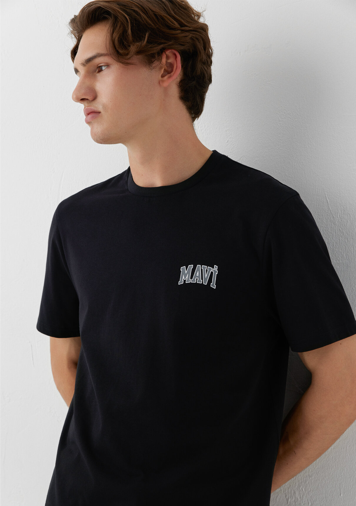 Mavi Logo Baskılı Siyah Tişört görsel 2