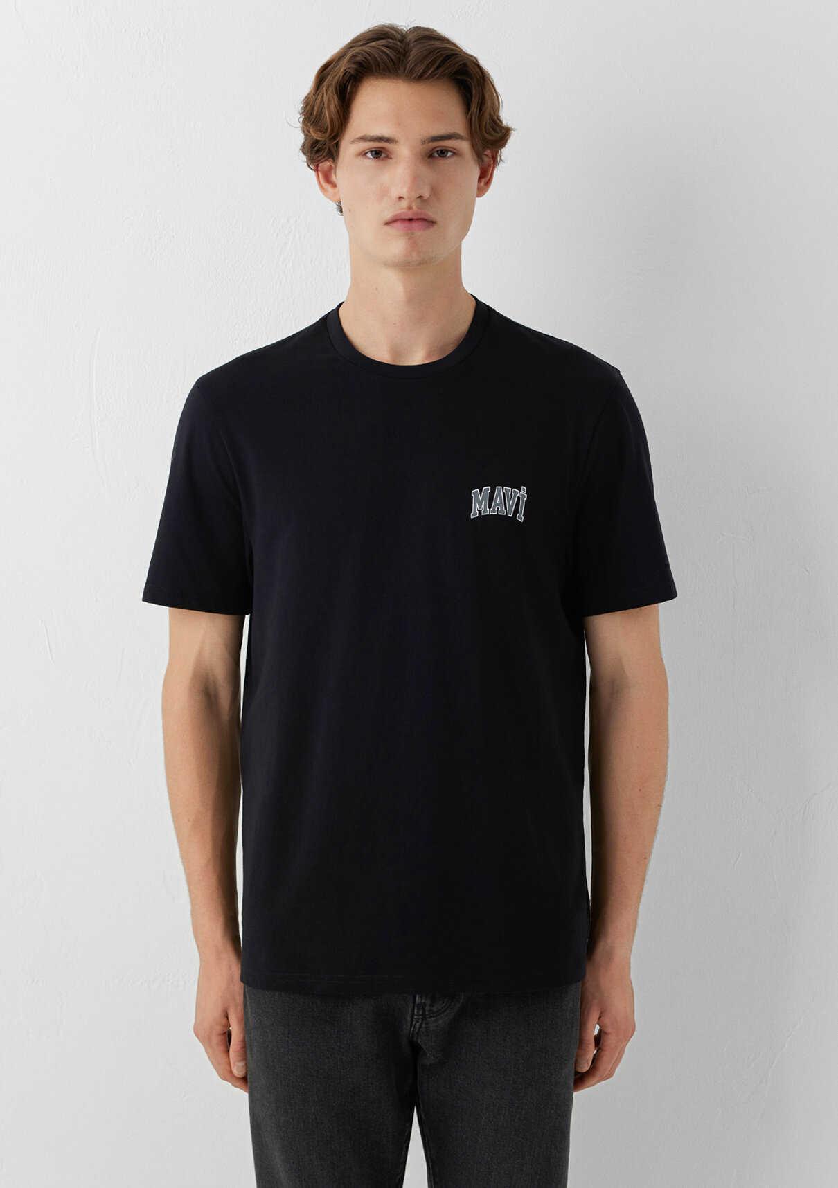 Mavi Logo Baskılı Siyah Tişört görsel 3