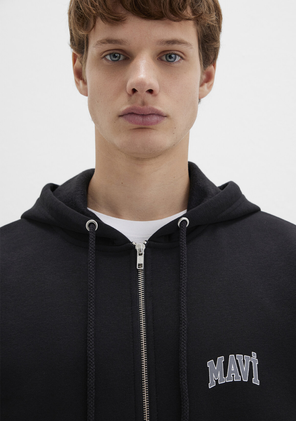 Mavi Logo Baskılı Kapüşonlu Fermuarlı Siyah Sweatshirt görsel 5