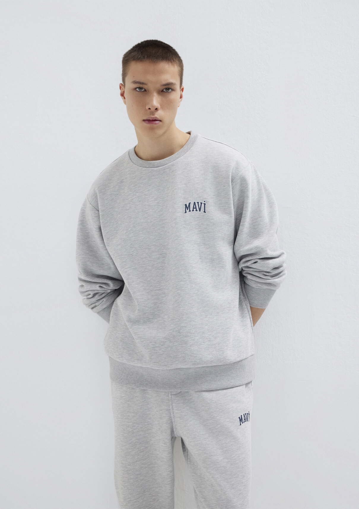 Mavi Logo Baskılı Gri Sweatshirt görsel 2