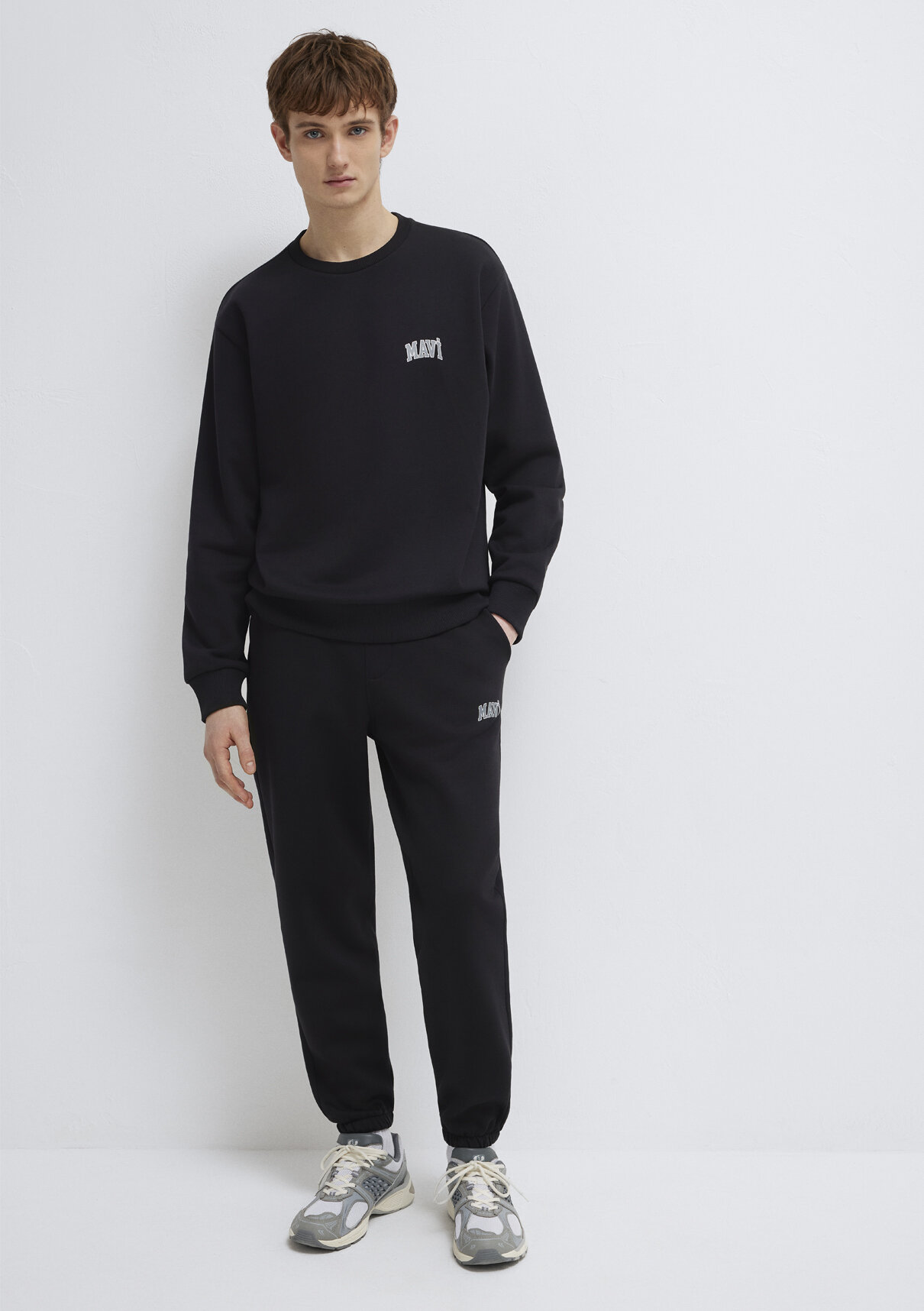 Mavi Logo Baskılı Siyah Sweatshirt görsel 2