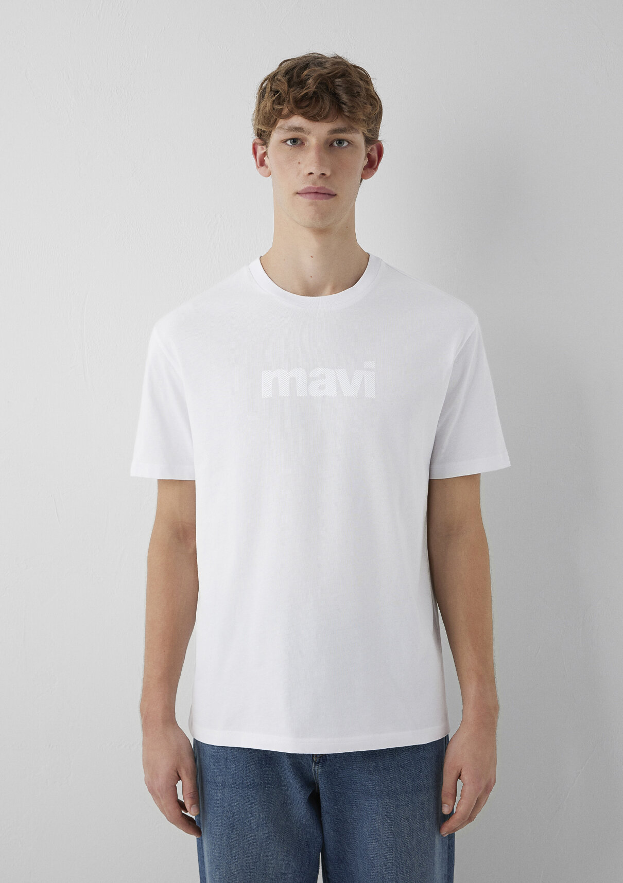 Mavi Logo Baskılı Beyaz Tişört görsel 4