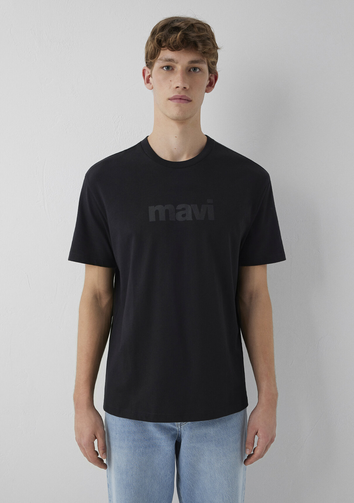 Mavi Logo Baskılı Siyah Tişört görsel 3
