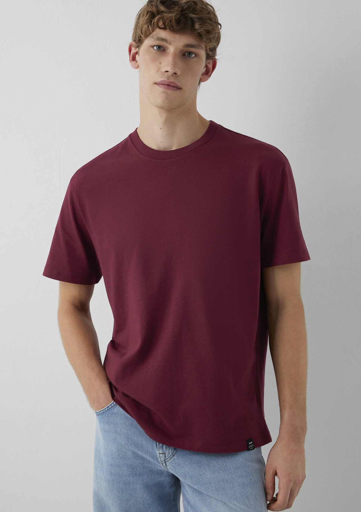 Mavi Etiket Detaylı Bordo Basic Tişört görsel 2