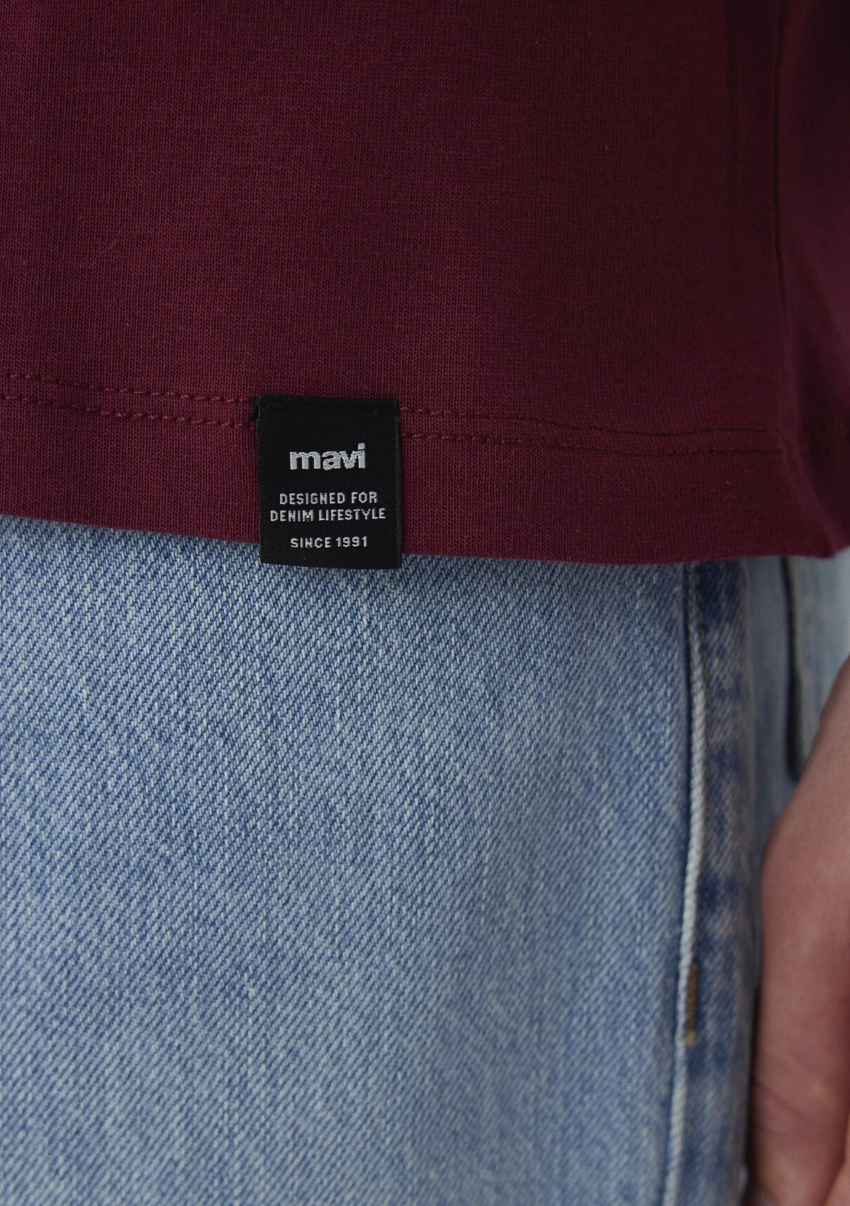 Mavi Etiket Detaylı Bordo Basic Tişört görsel 7