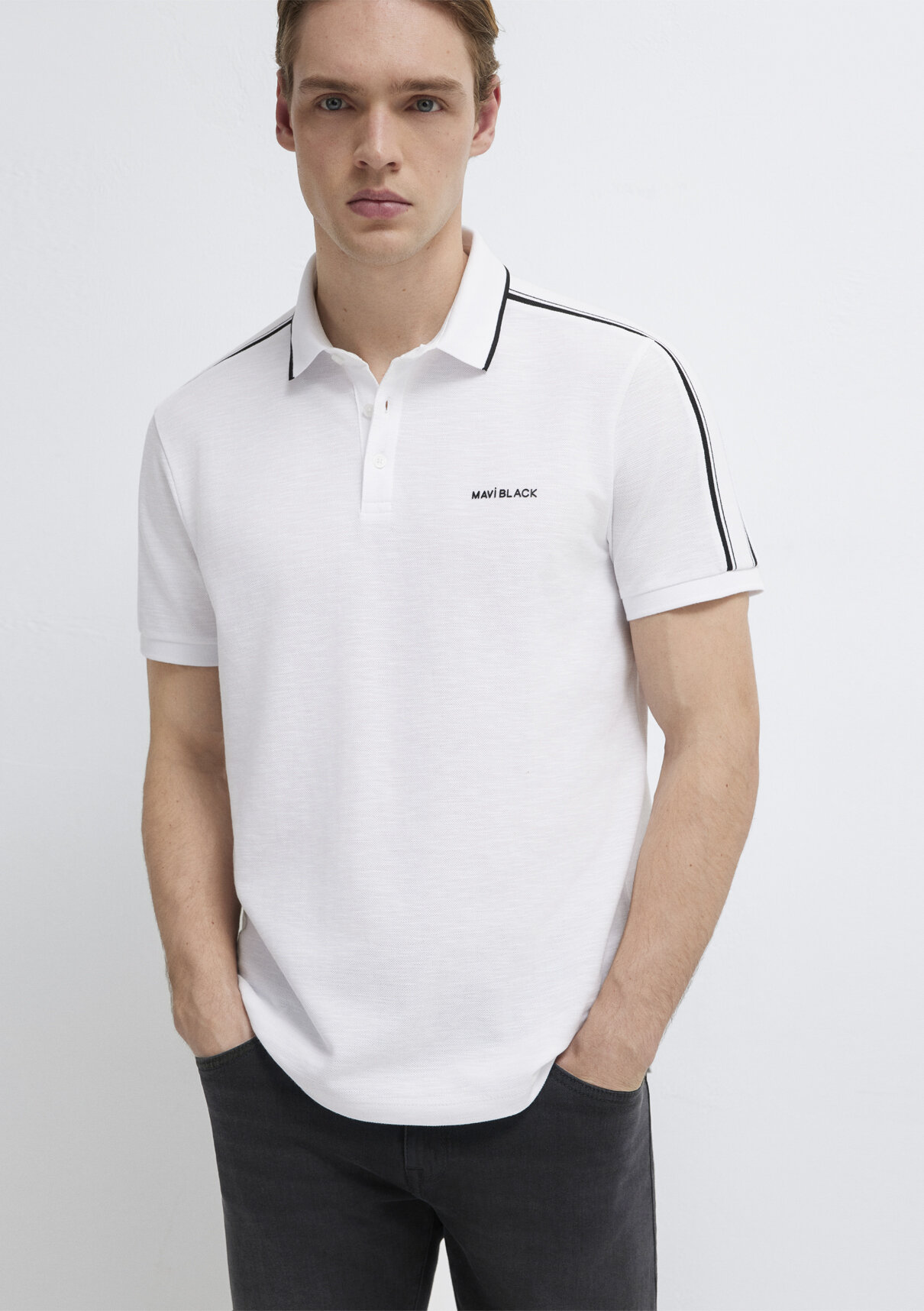 Mavi Black Beyaz Polo Tişört görsel 2
