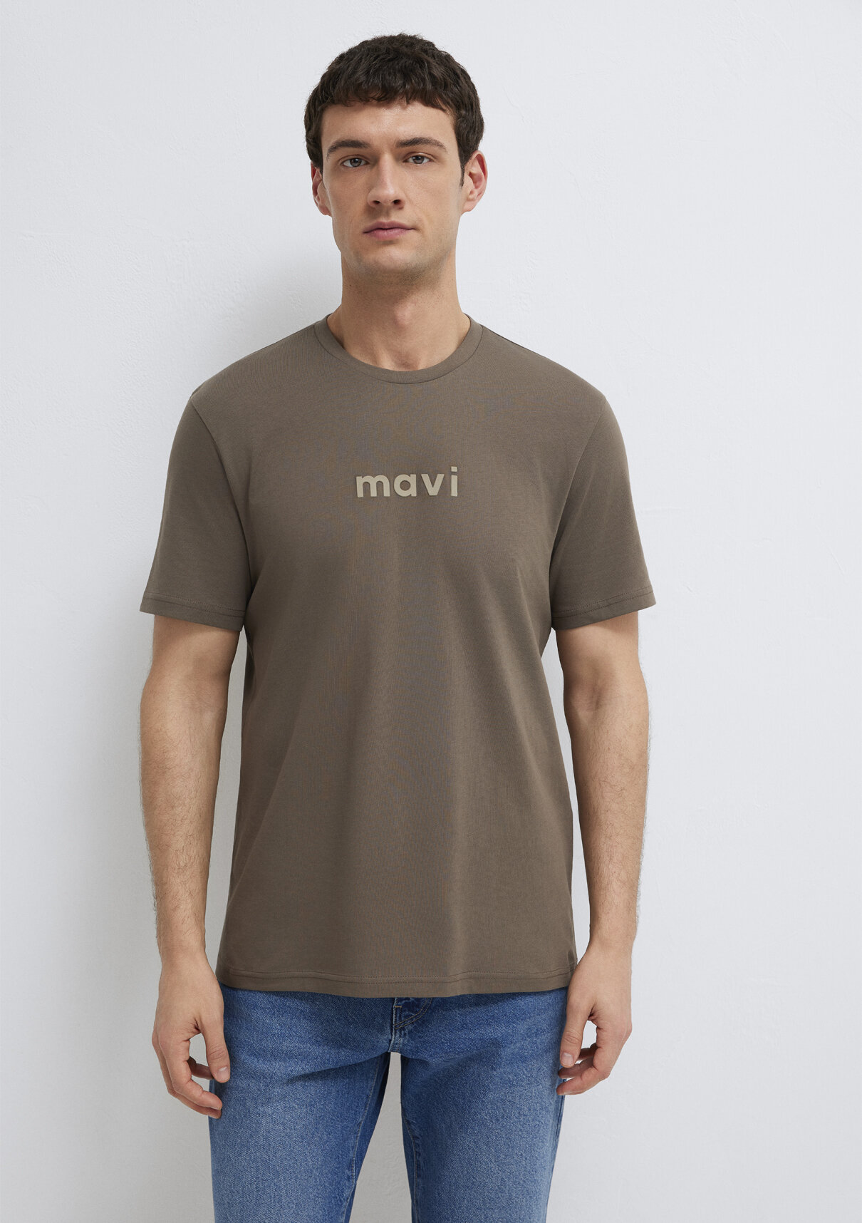 Mavi Logo Baskılı Kahverengi Tişört görsel 3
