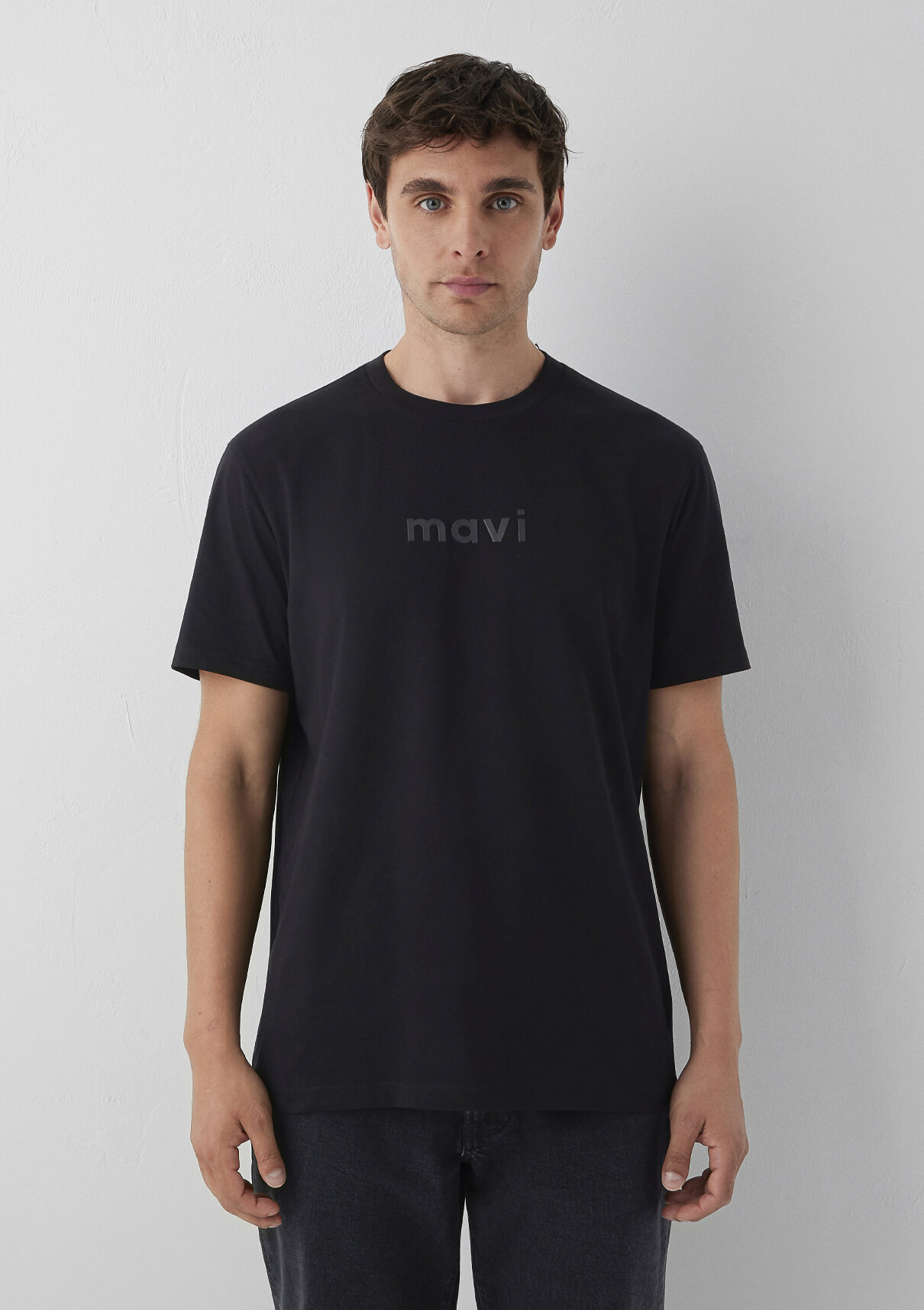 Mavi Logo Baskılı Siyah Tişört görsel 3
