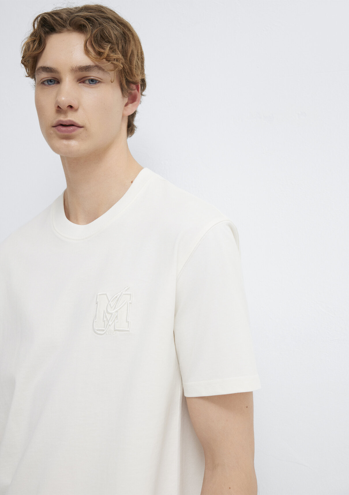 Mavi MJ Logo Detaylı Ekru Tişört