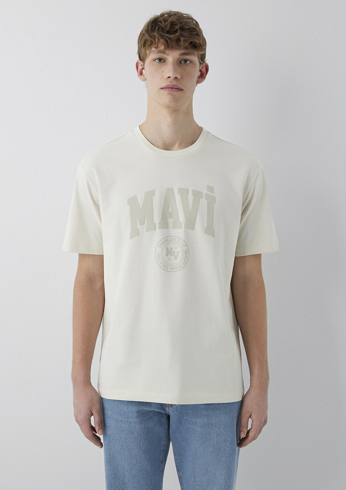Mavi Logo Baskılı Bej Tişört görsel 3