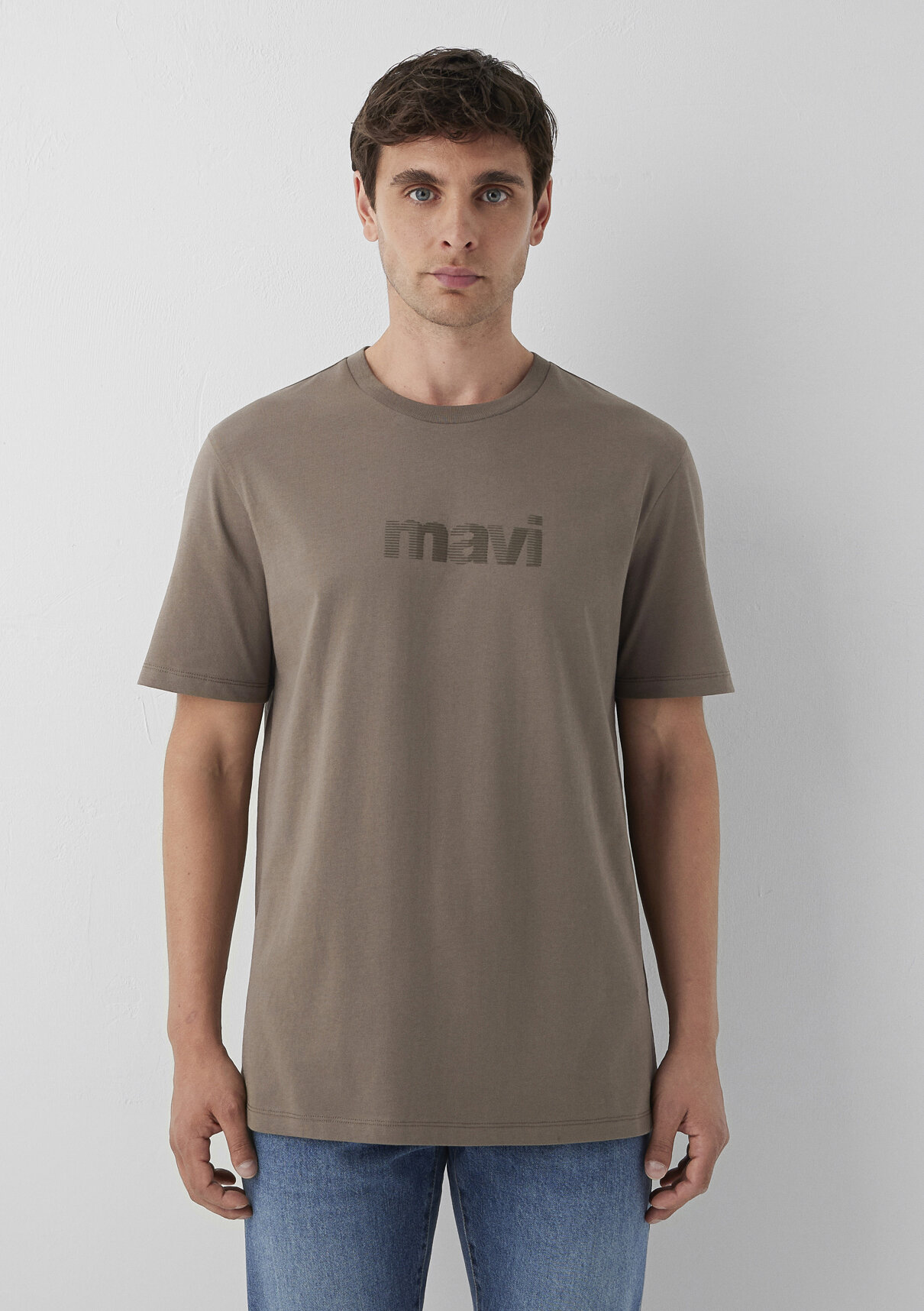 Mavi Logo Baskılı Kahverengi Tişört görsel 3