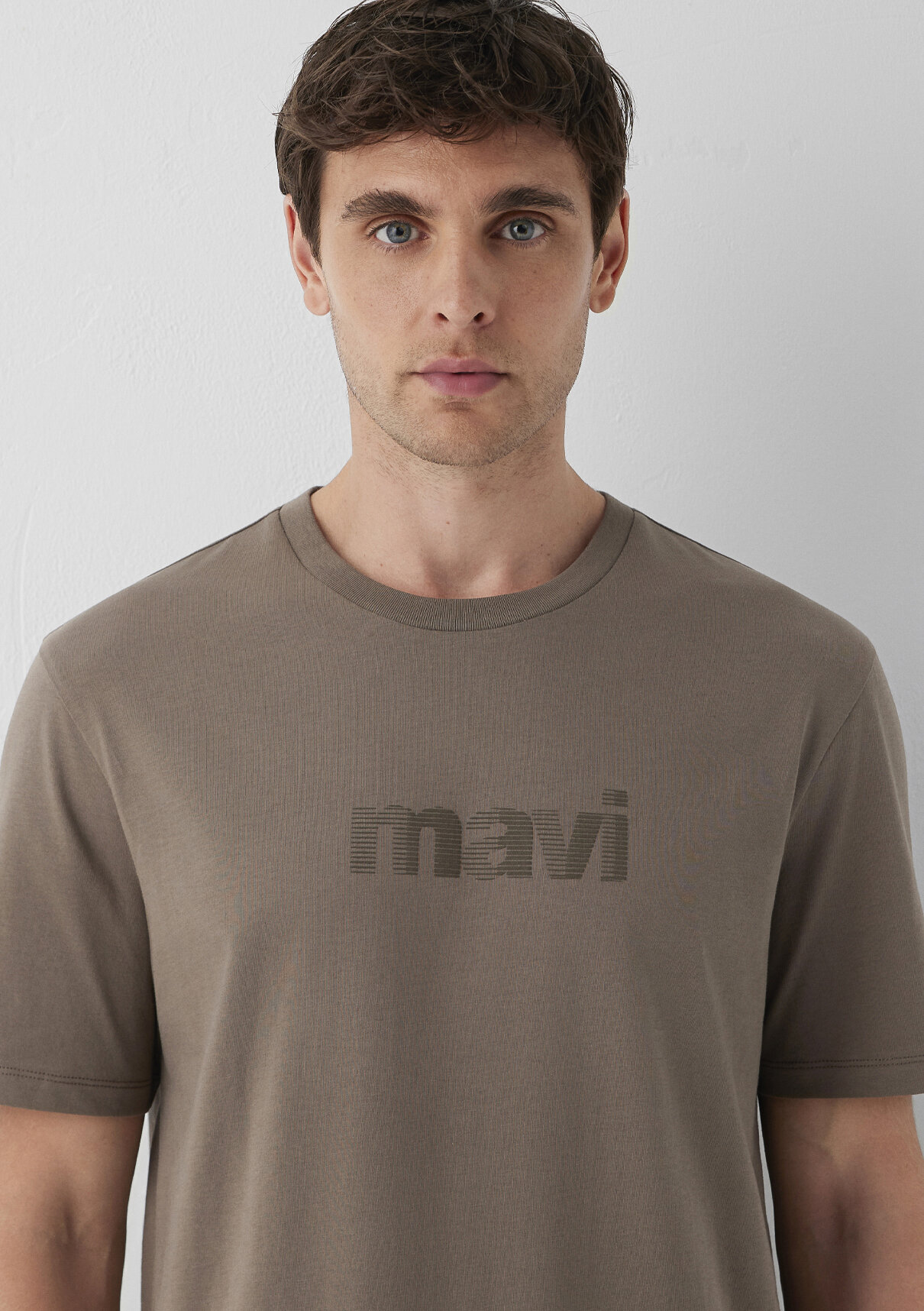 Mavi Logo Baskılı Kahverengi Tişört görsel 6