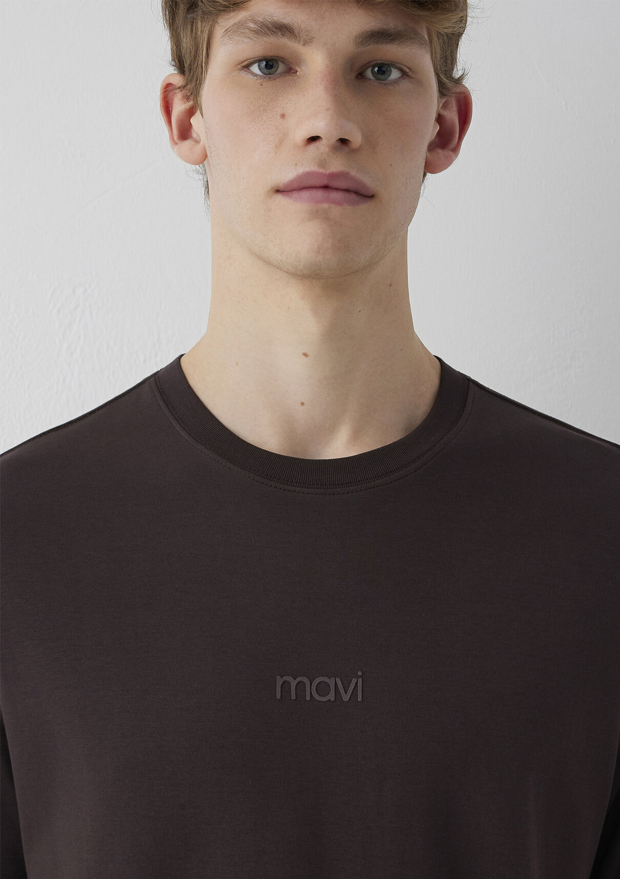 Mavi Logo Baskılı Kahverengi Basic İnterlok Tişört görsel 6