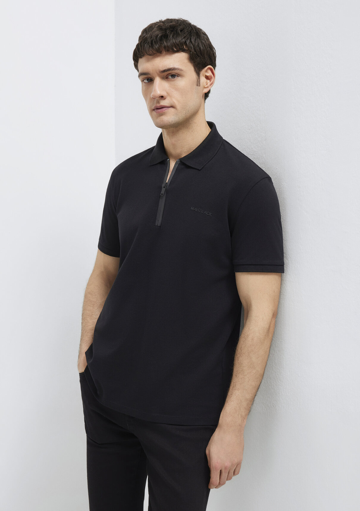 Mavi Black Fermuarlı Siyah Polo Tişört görsel 2